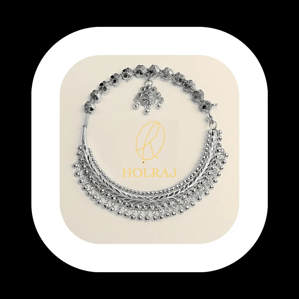 Handcrafted Aarti Nath nosering in 999 pure silver featuring layered beadwork and traditional design by Holraj brand