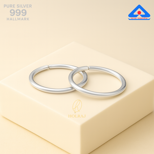 Pair of plain 999 silver toe rings with minimalist polish by Holraj.