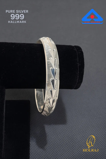 Premium polished silver Sikhi Kada with geometric design by HOLRAJ – side view